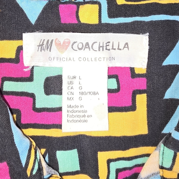 H&M❤️COACHELLA | 2015 Southwestern Geometric Short Sleeve Button Down Shirt - Picture 3 of 12